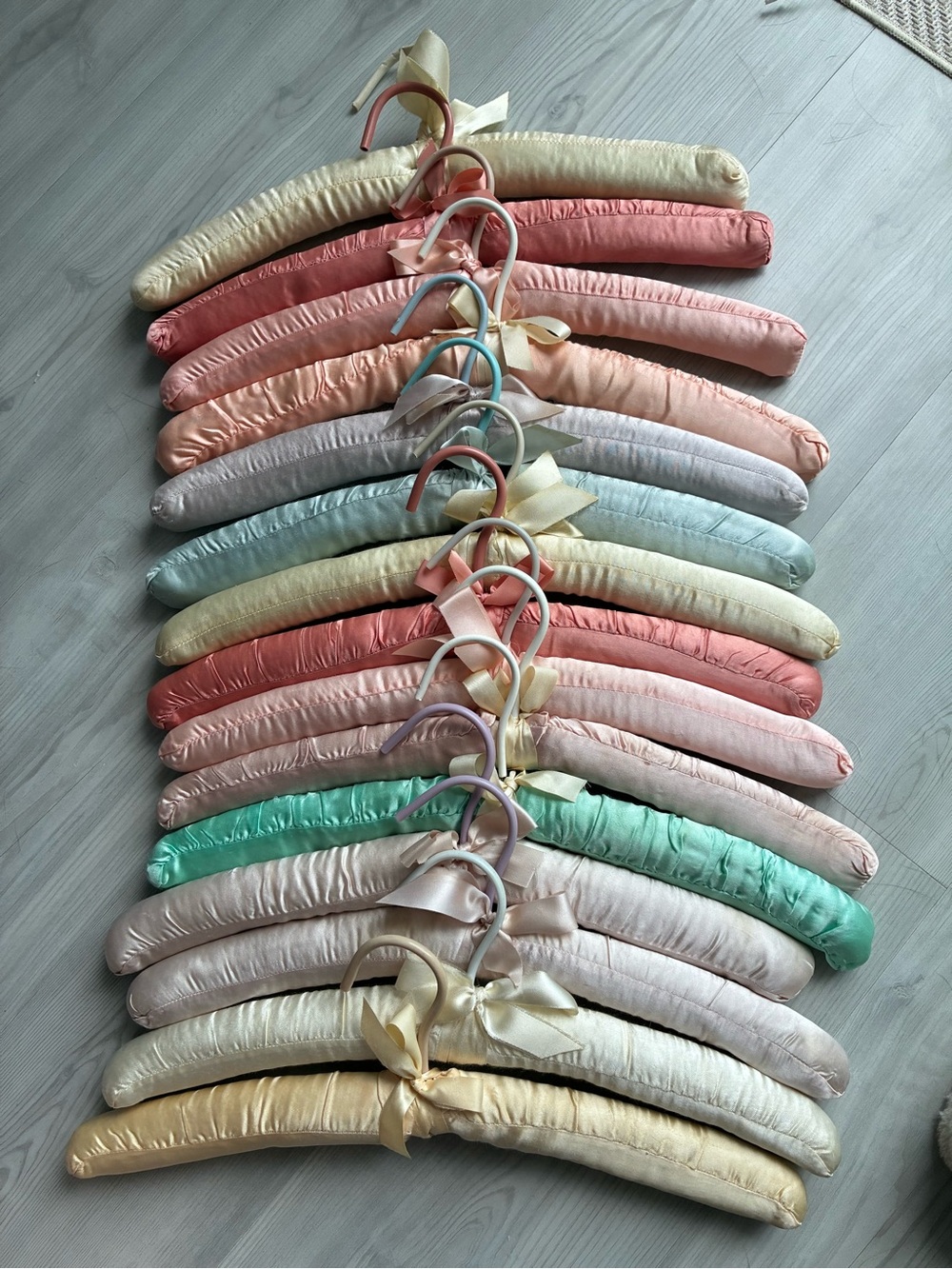 15pc Vintage Pastel Satin Padded Clothes Hangers with Bows